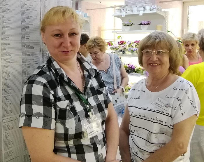 встреча с Тернерами еще впереди, а пока Светлана Репкина и Галина Лазаренко общаются