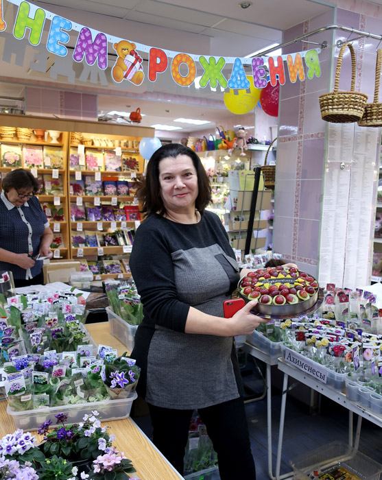 Татьяна-Сушанкова-с-тортико.jpg