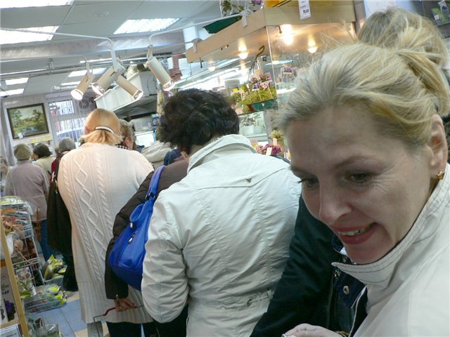 Очередь в кассу.jpg