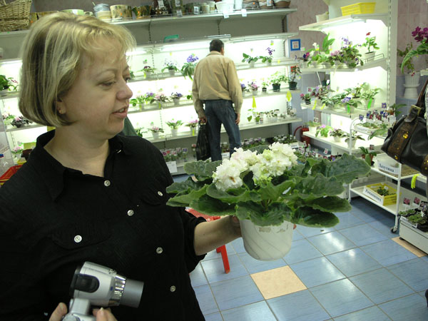 От размера разетки Оля Аксёнкина пришла в восхищение.