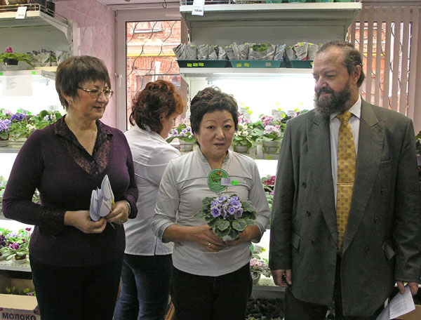 и Людмила Пак.